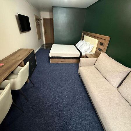 Ulpan Mini Hotel Астана Екстериор снимка