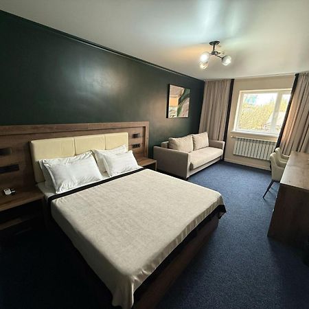 Ulpan Mini Hotel Астана Екстериор снимка