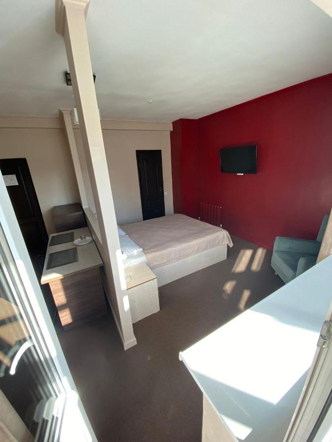 Ulpan Mini Hotel Астана Екстериор снимка