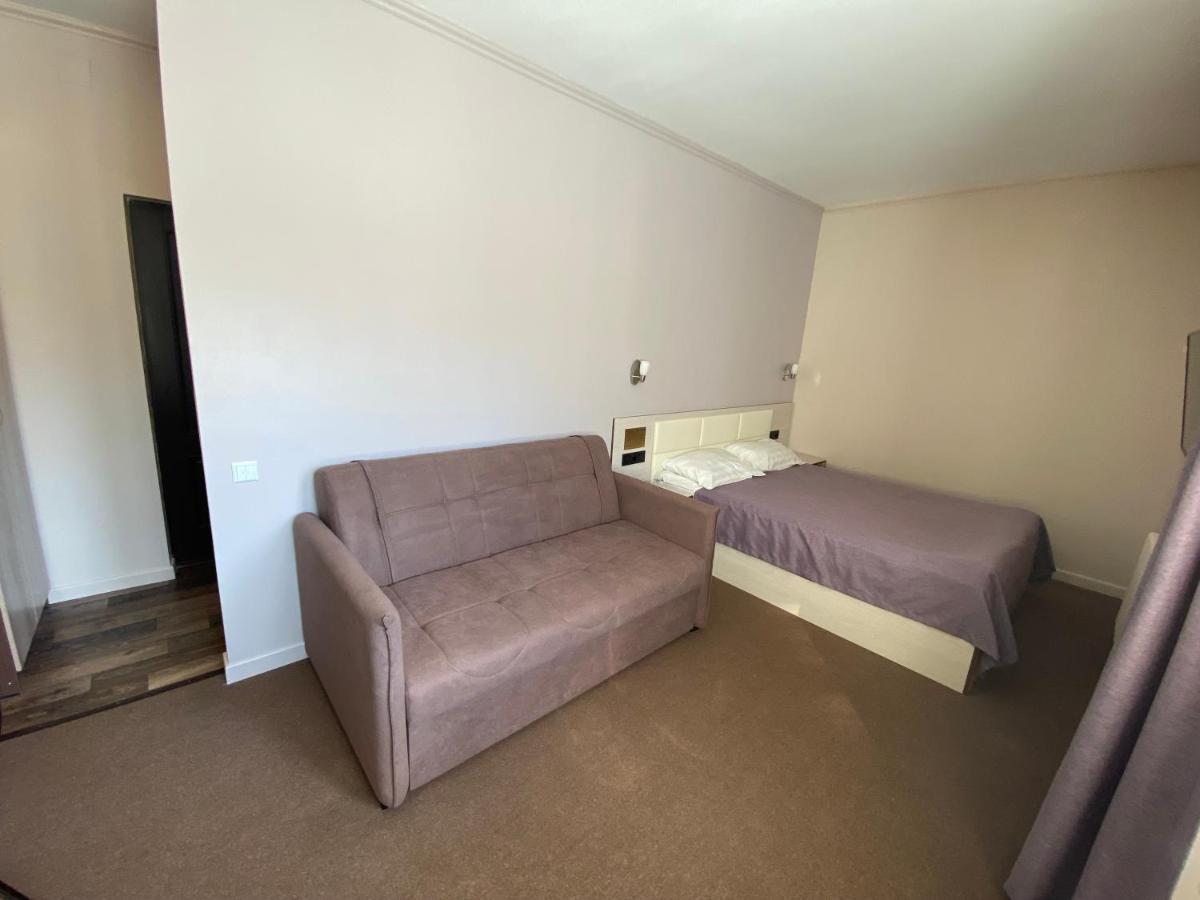 Ulpan Mini Hotel Астана Екстериор снимка