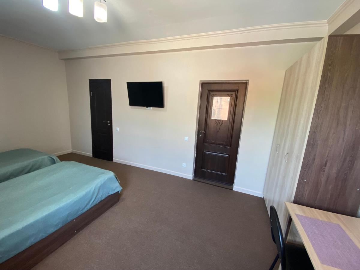 Ulpan Mini Hotel Астана Екстериор снимка