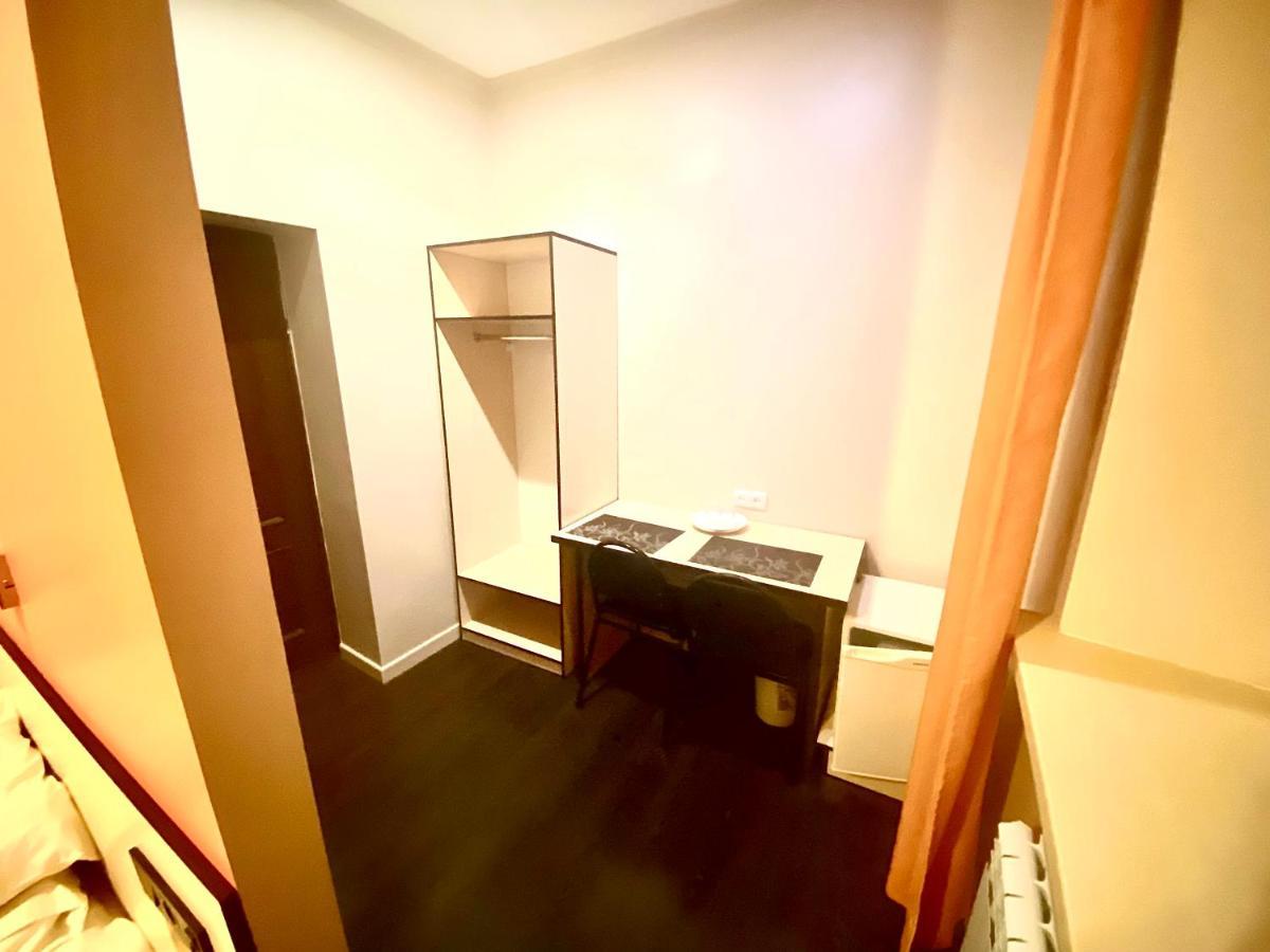 Ulpan Mini Hotel Астана Екстериор снимка