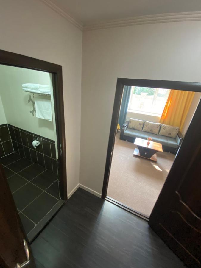 Ulpan Mini Hotel Астана Екстериор снимка