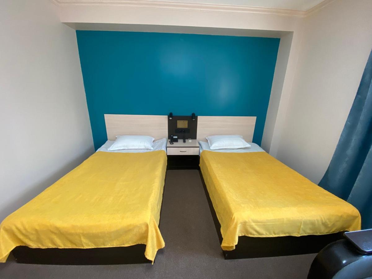 Ulpan Mini Hotel Астана Екстериор снимка