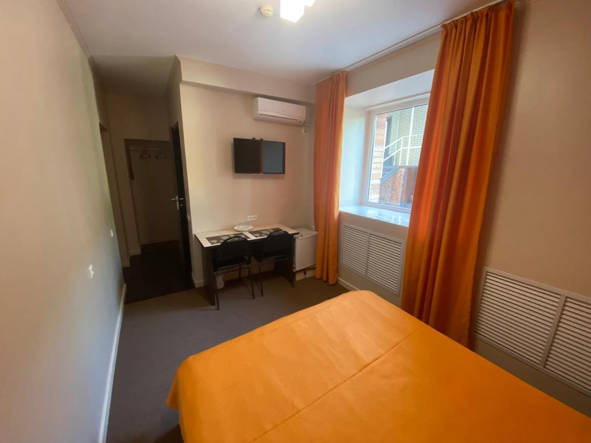 Ulpan Mini Hotel Астана Екстериор снимка