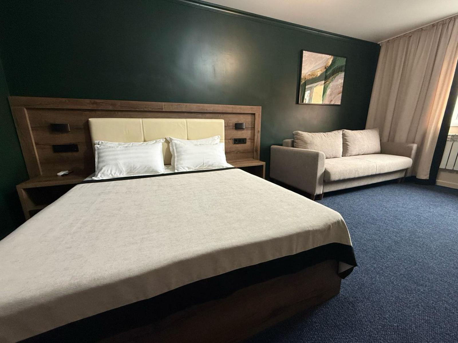 Ulpan Mini Hotel Астана Екстериор снимка