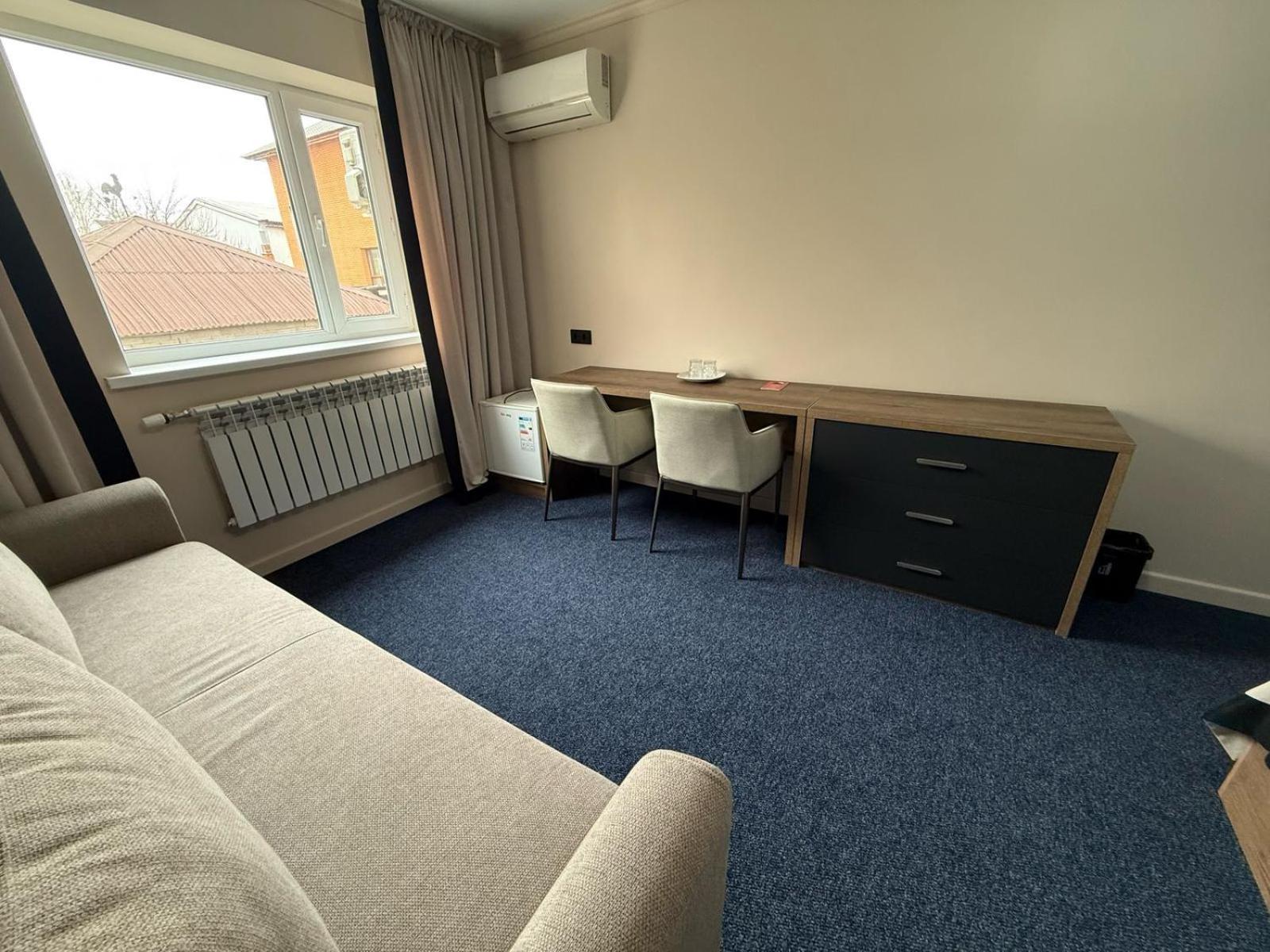 Ulpan Mini Hotel Астана Екстериор снимка